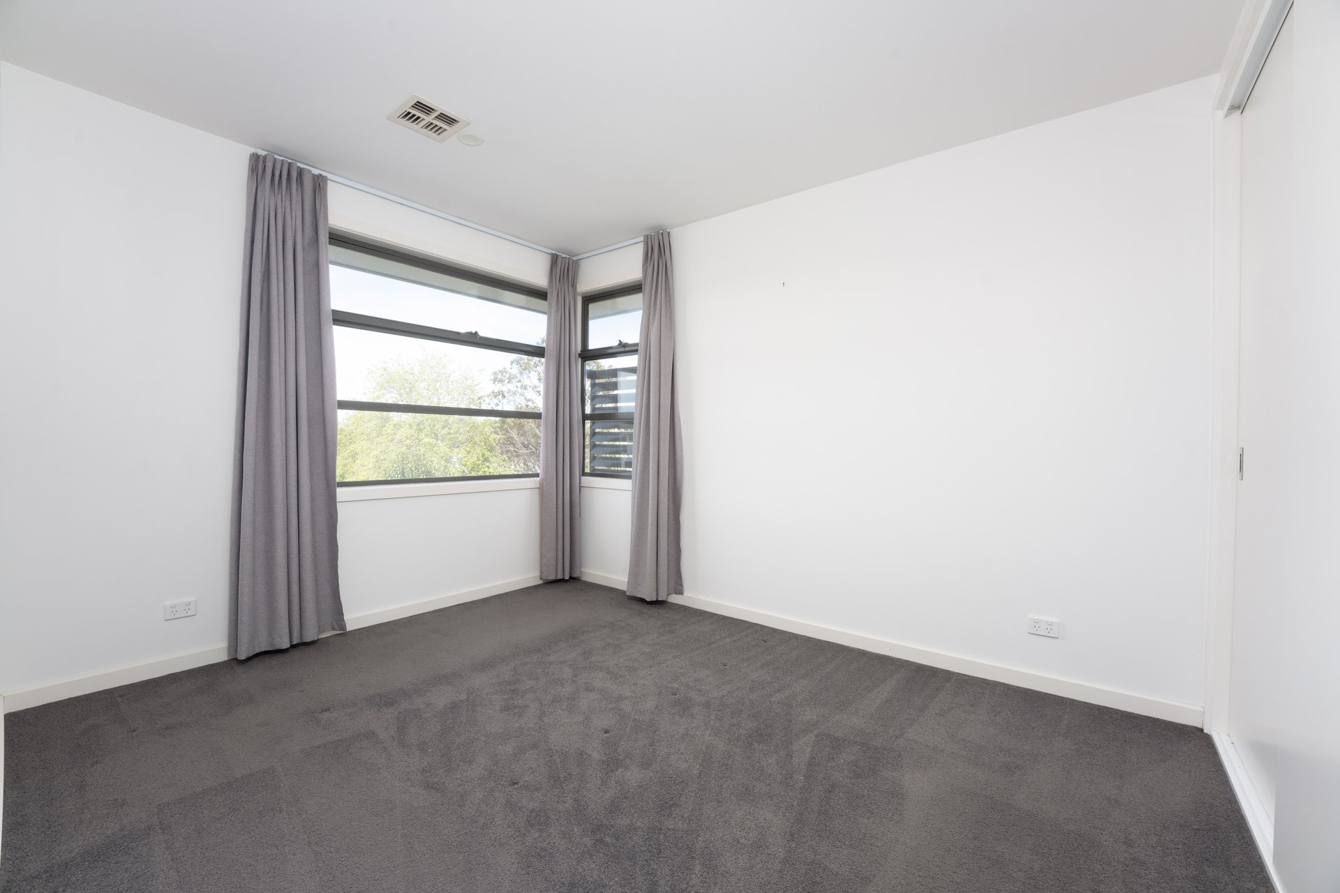 1/13 Whitehorse Road, Blackburn image 9