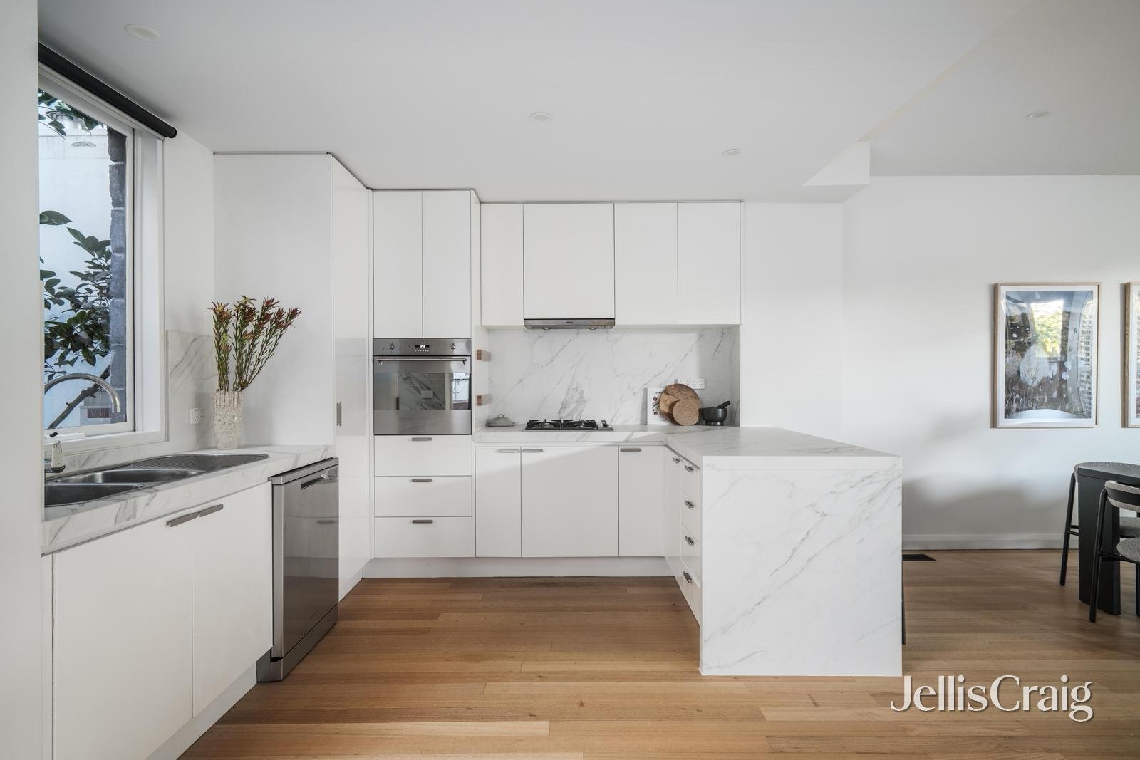 1/13 Wrexham Road, Prahran image 6