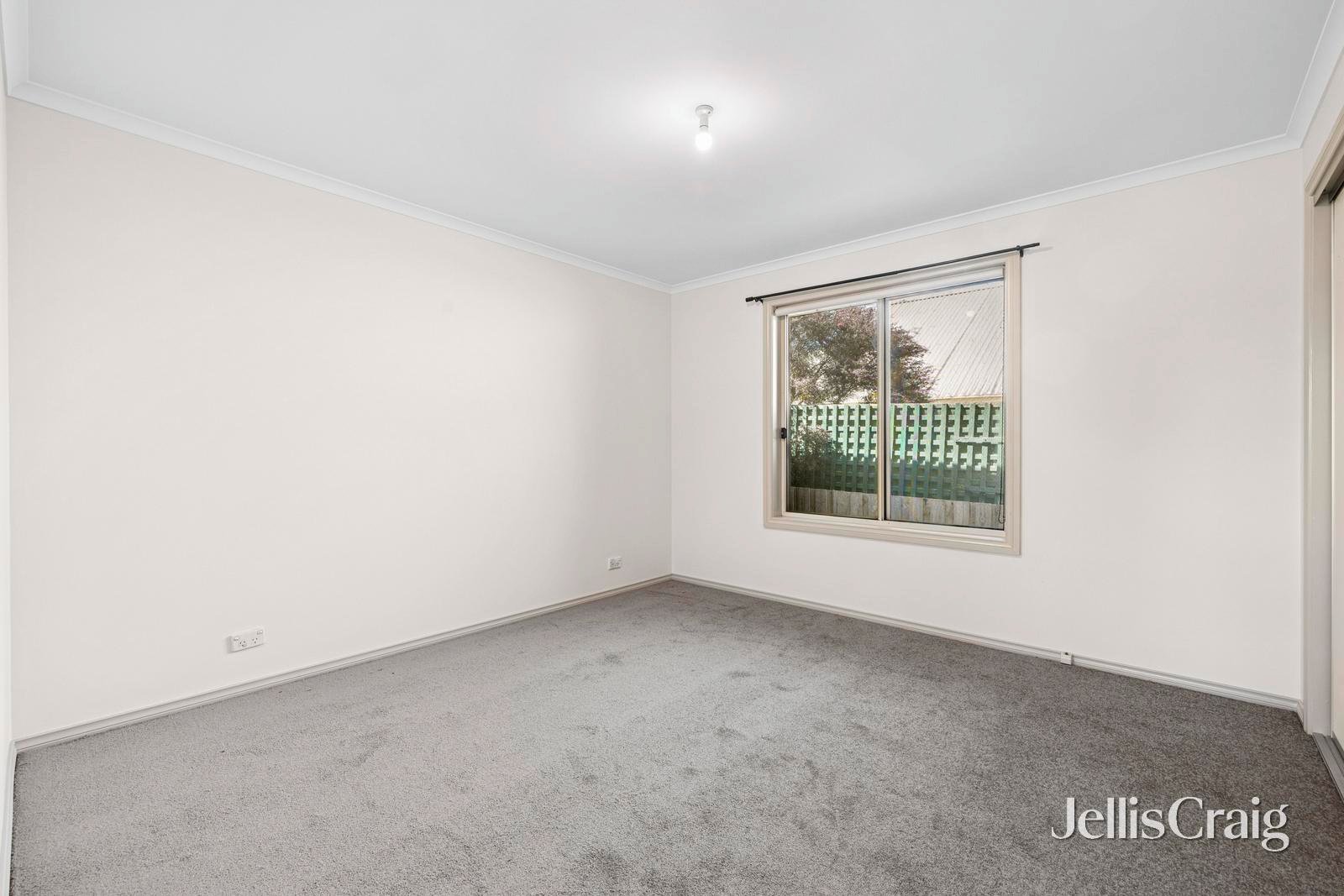 1/130 Raglan Street, Daylesford image 6