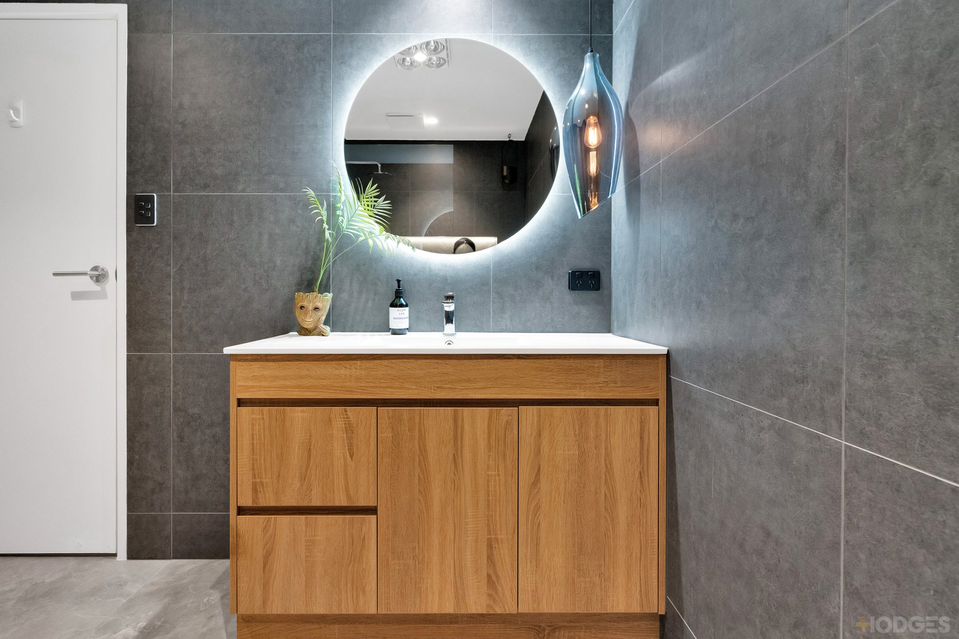 1 / 130 Warrigal Road Mentone