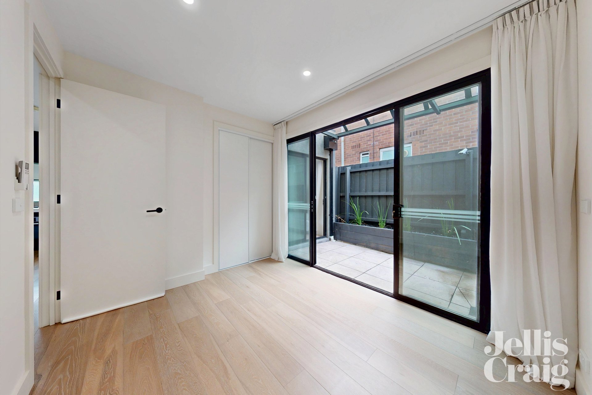 1/1305 Glen Huntly Road, Carnegie image 8