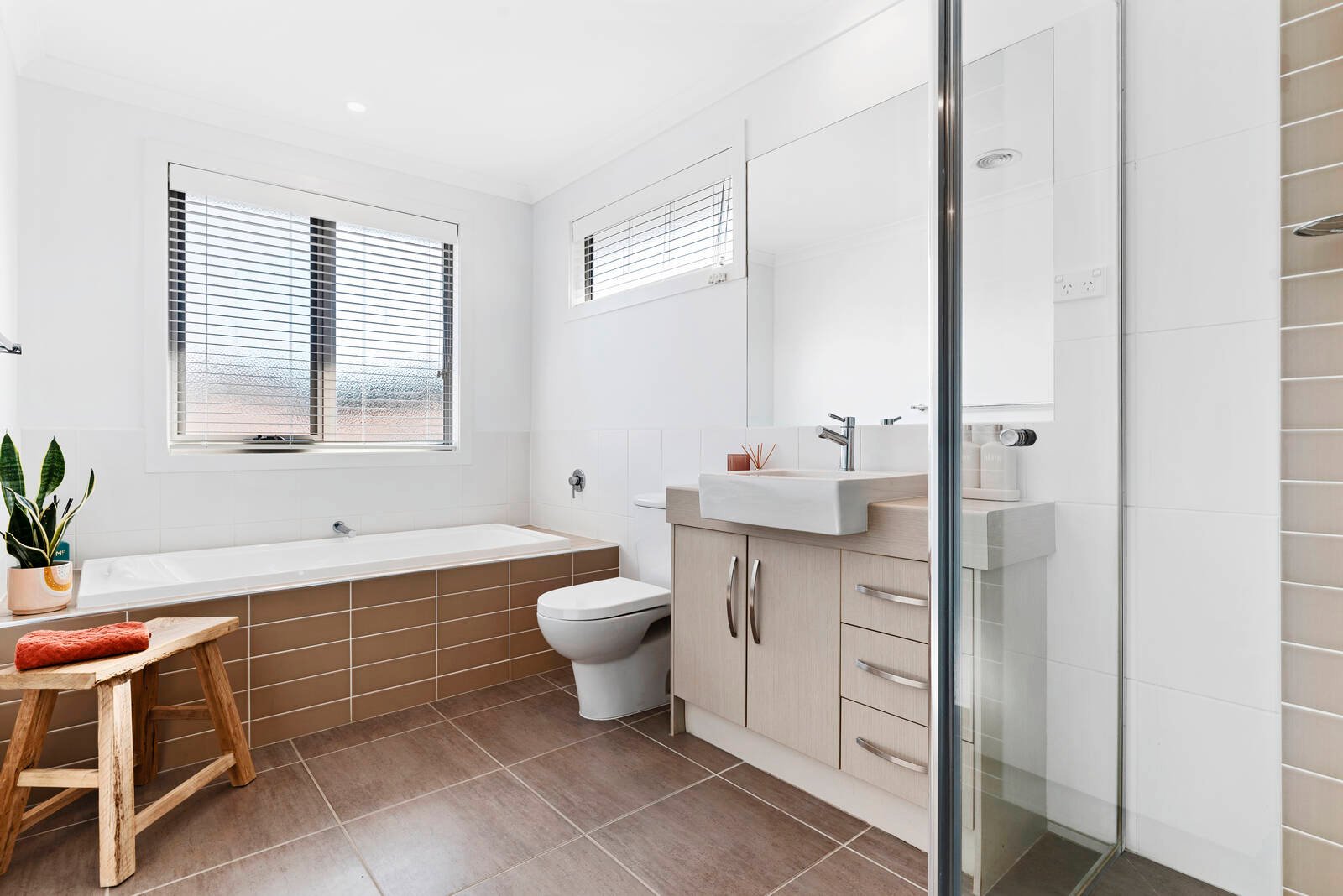 Property Gallery Thumbnail 8