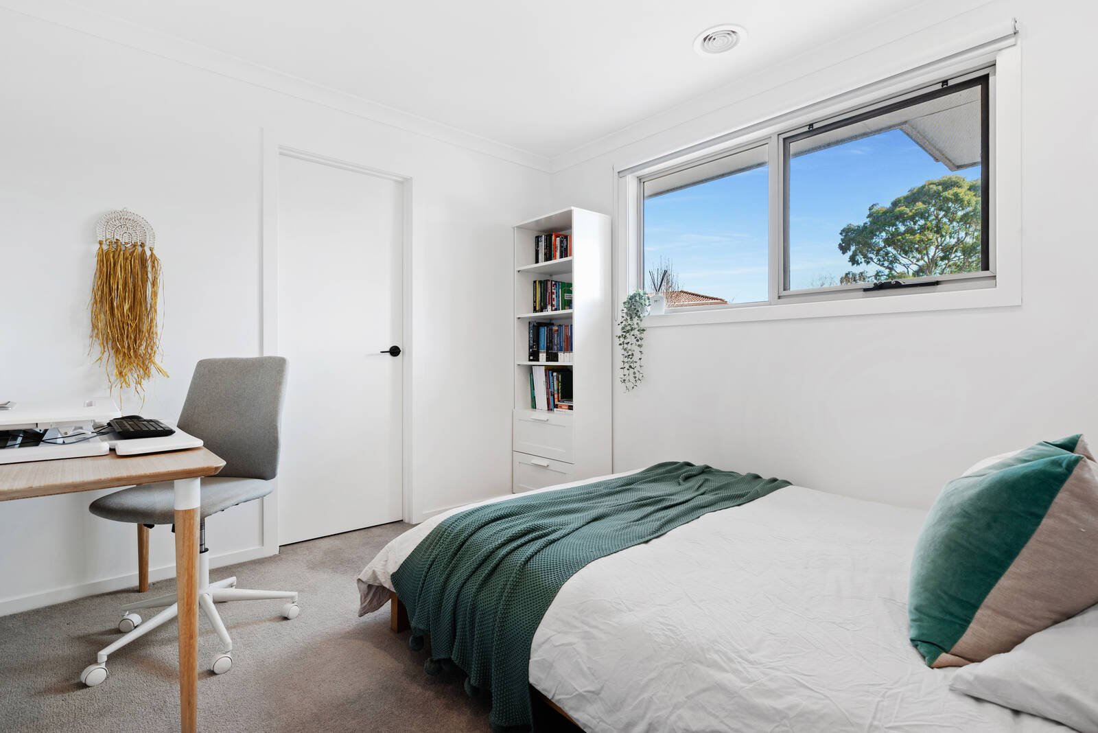 Property Gallery Thumbnail 9