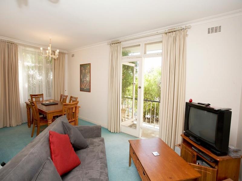 11/31 Barnsbury Road, Balwyn image 2