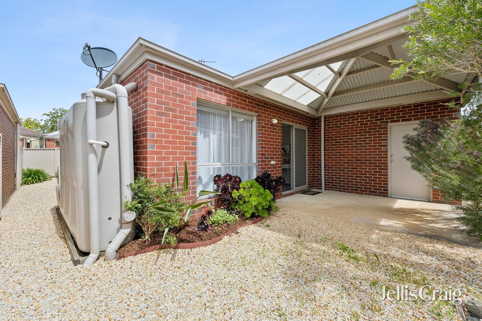 1/131 Larter Street, Canadian image 6