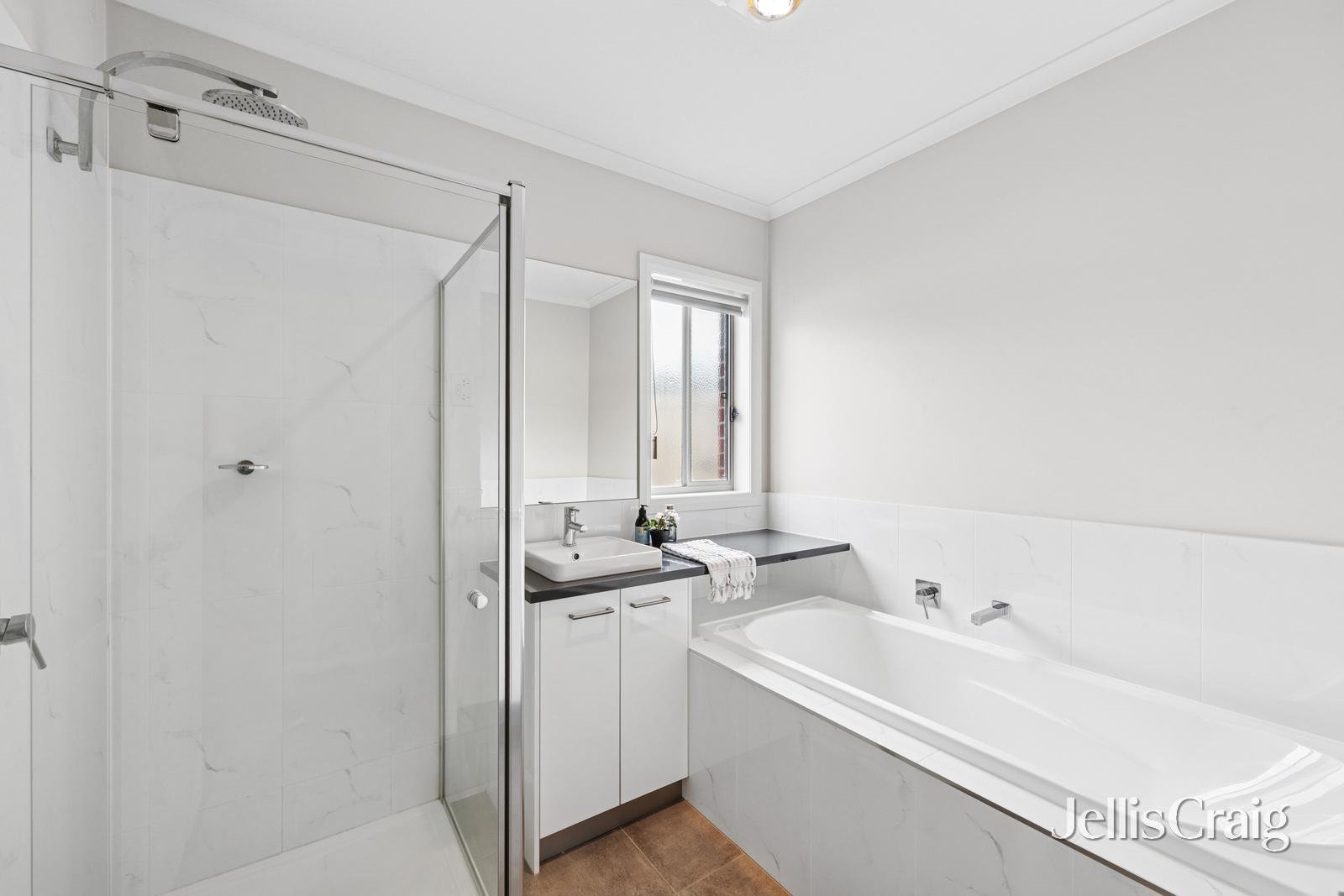 1/131 Larter Street, Canadian image 12