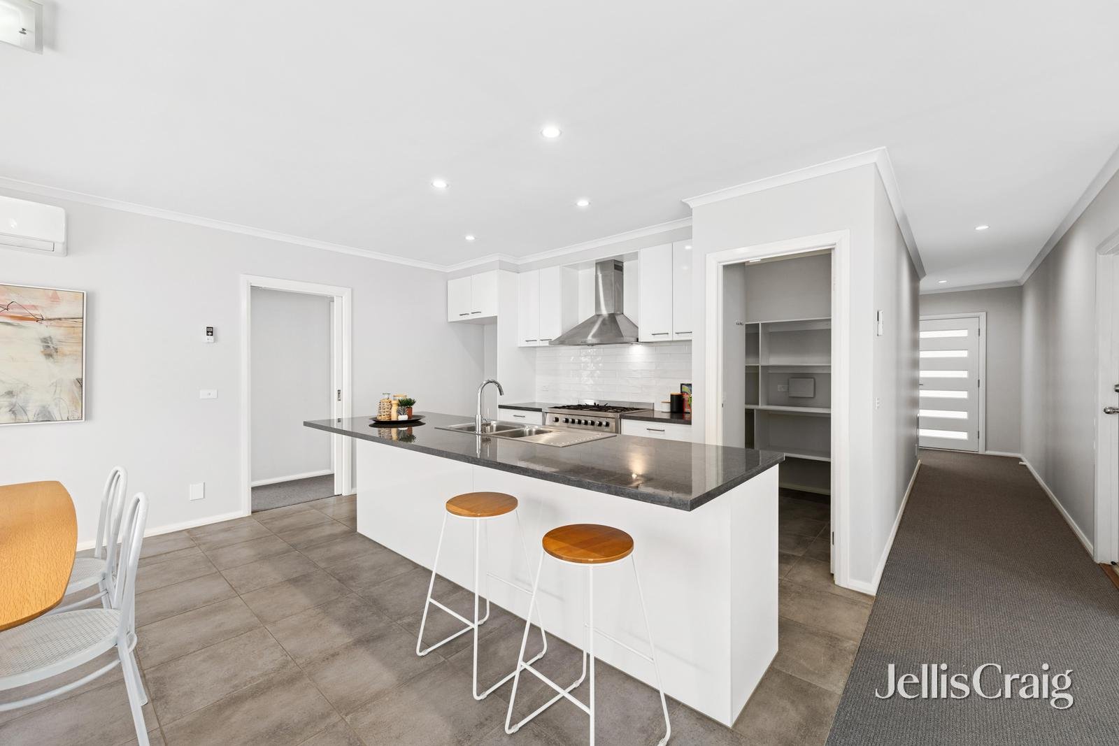 1/131 Larter Street, Canadian image 13