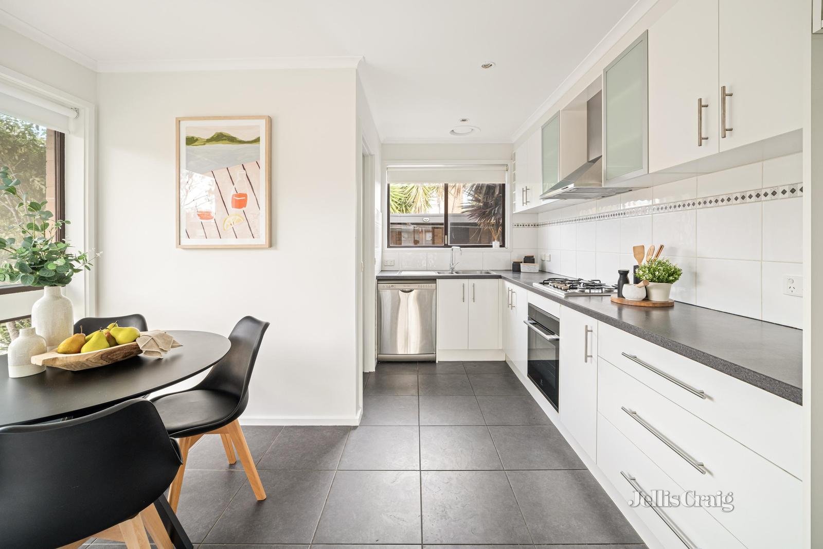 11/310 Warrigal Road, Cheltenham image 6