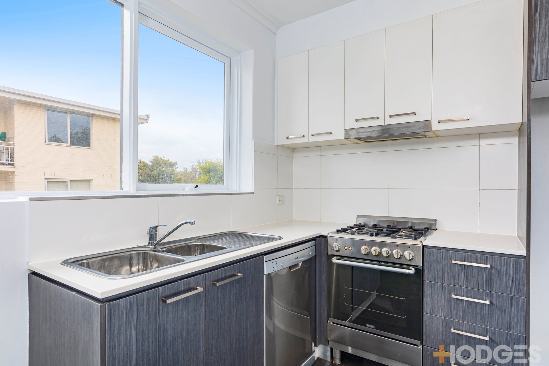 11 / 317 Dandenong Road PRAHRAN