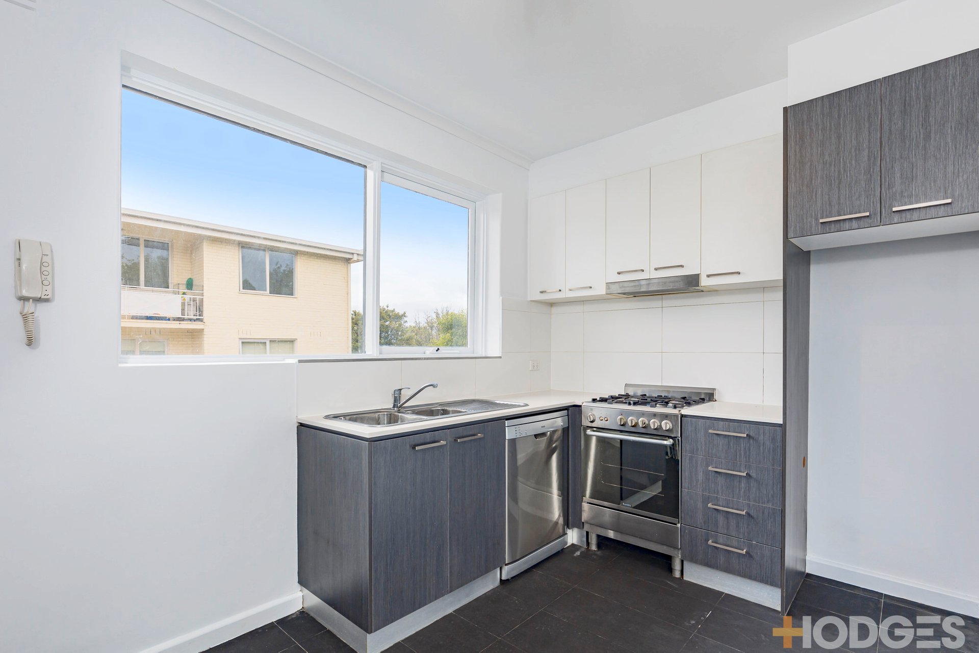 11 / 317 Dandenong Road PRAHRAN