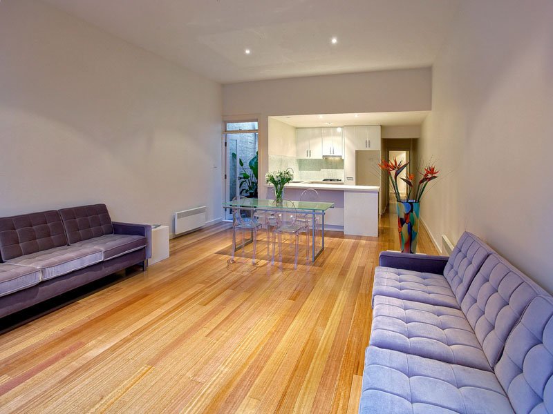 1/132 Carlisle Street, St Kilda image 3