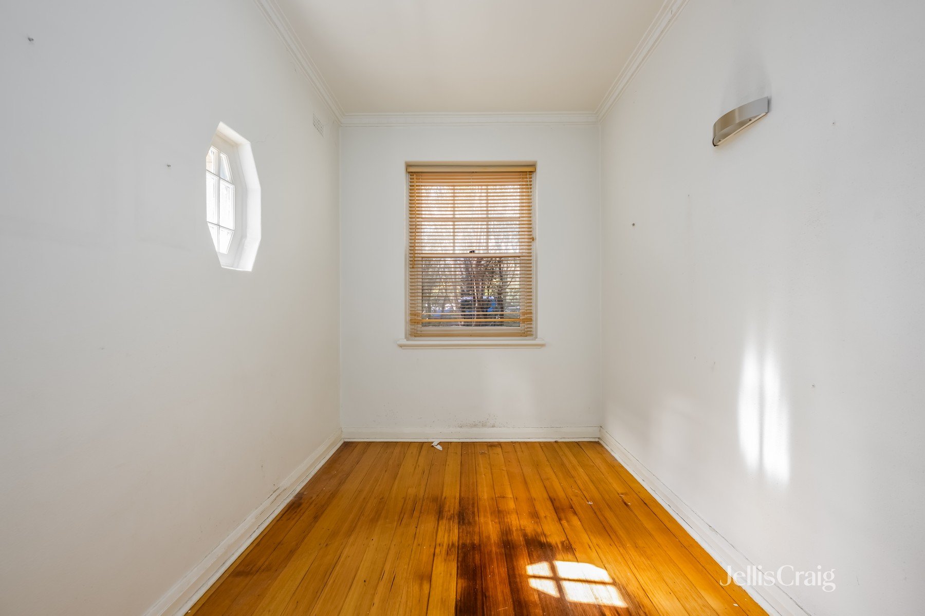 1/133 Royal Parade, Parkville image 3