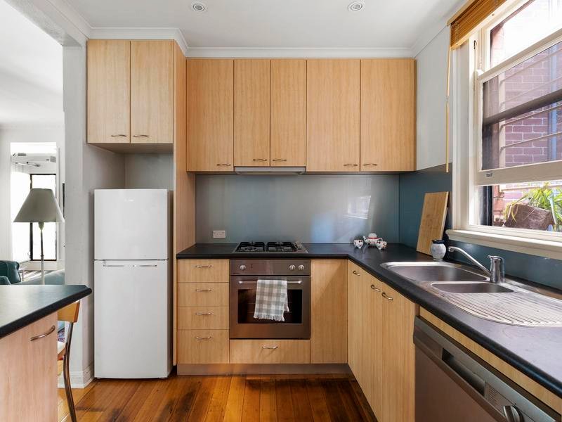 1/133 Royal Parade, Parkville image 6