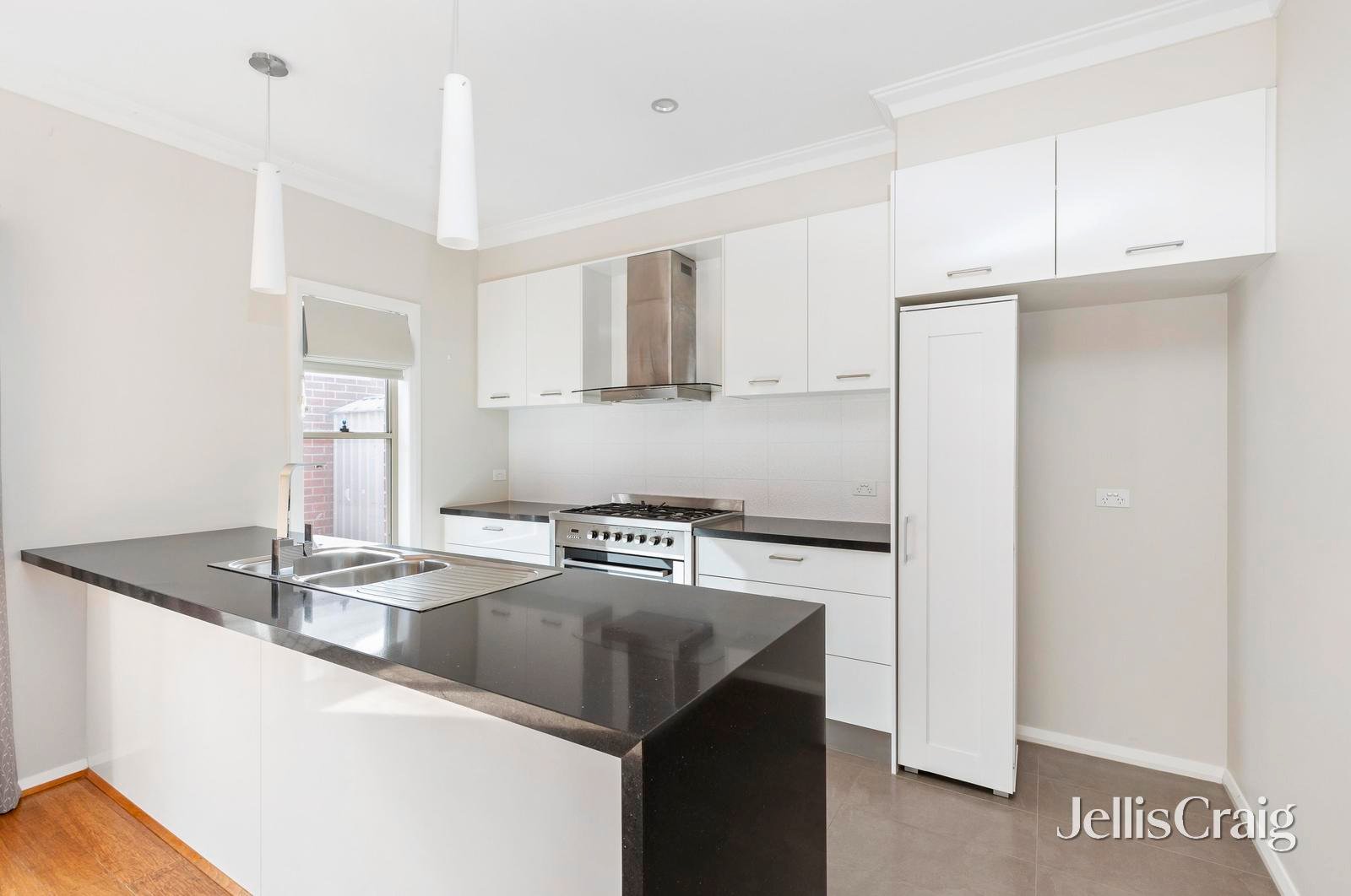 1/1334 Gregory Street, Lake Wendouree image 2