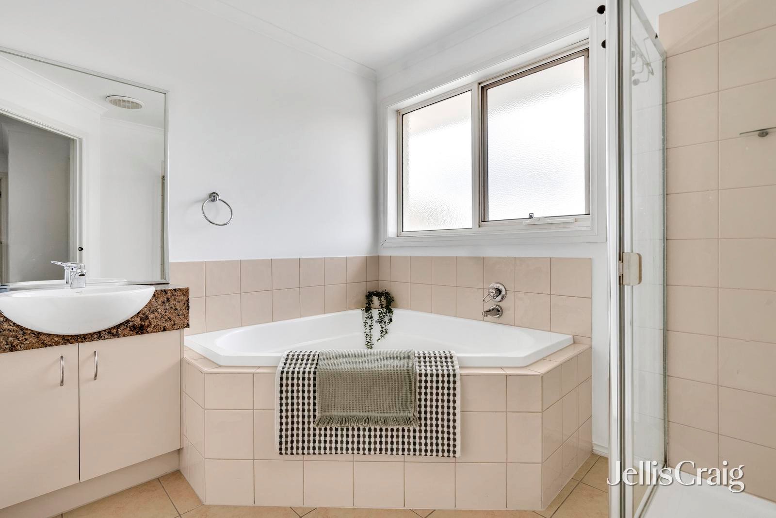 11/35-37 Alpine Grove, Pascoe Vale image 7