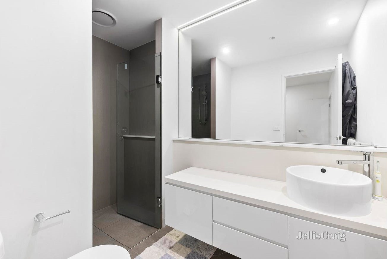 113/5 Sovereign Point Court, Doncaster image 5
