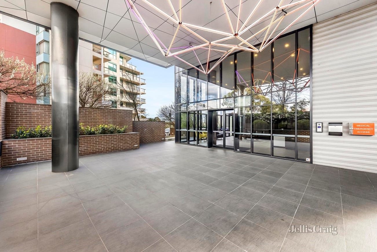 113/5 Sovereign Point Court, Doncaster image 8