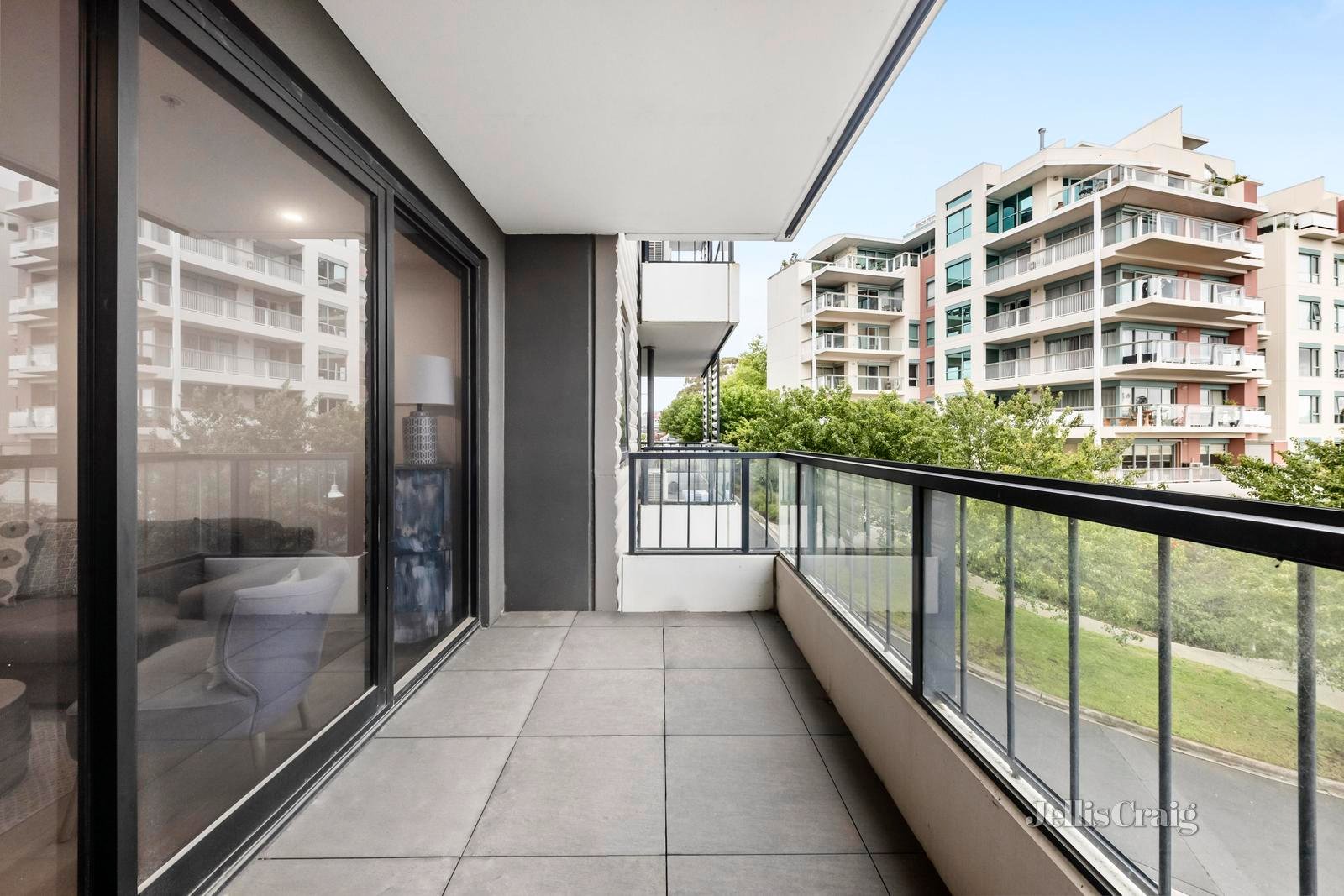 113/5 Sovereign Point Court, Doncaster image 6