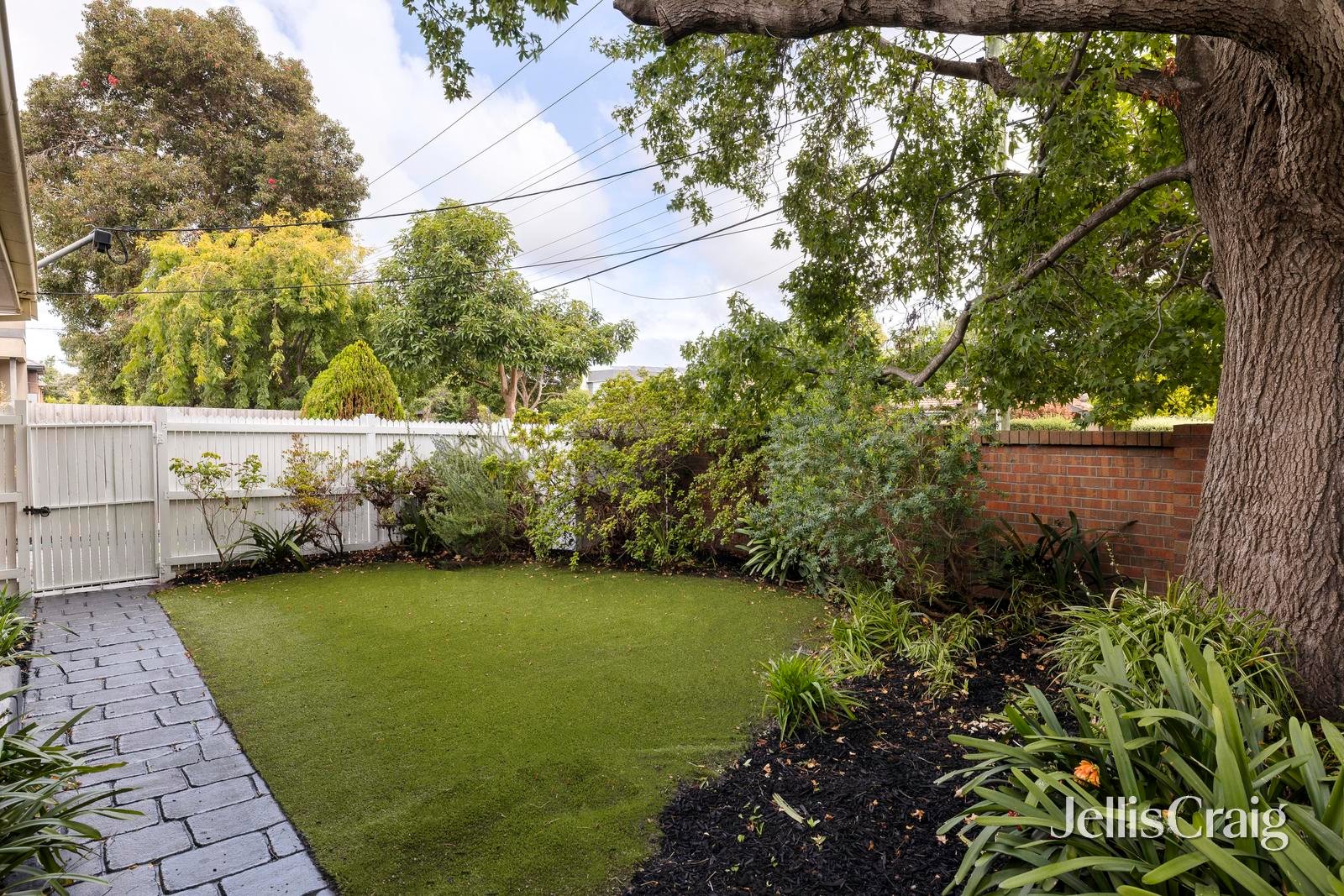 1/136 Booran Road, Glen&nbsp;Huntly image 2