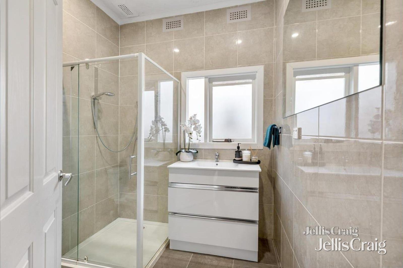 1/136 High Street Road, Ashwood image 4