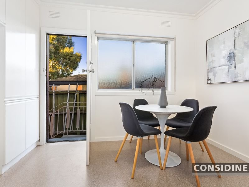 1/136 Hoffmans Road, Essendon image 4