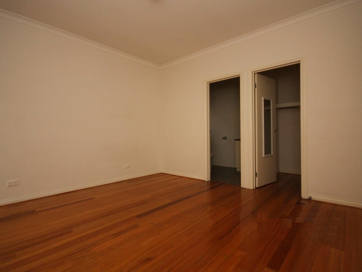 1/1372 Dandenong Road, Hughesdale image 7