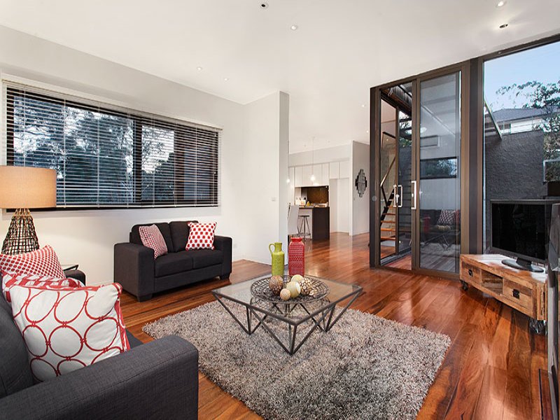 1/138 Winfield Road, Balwyn North image 5