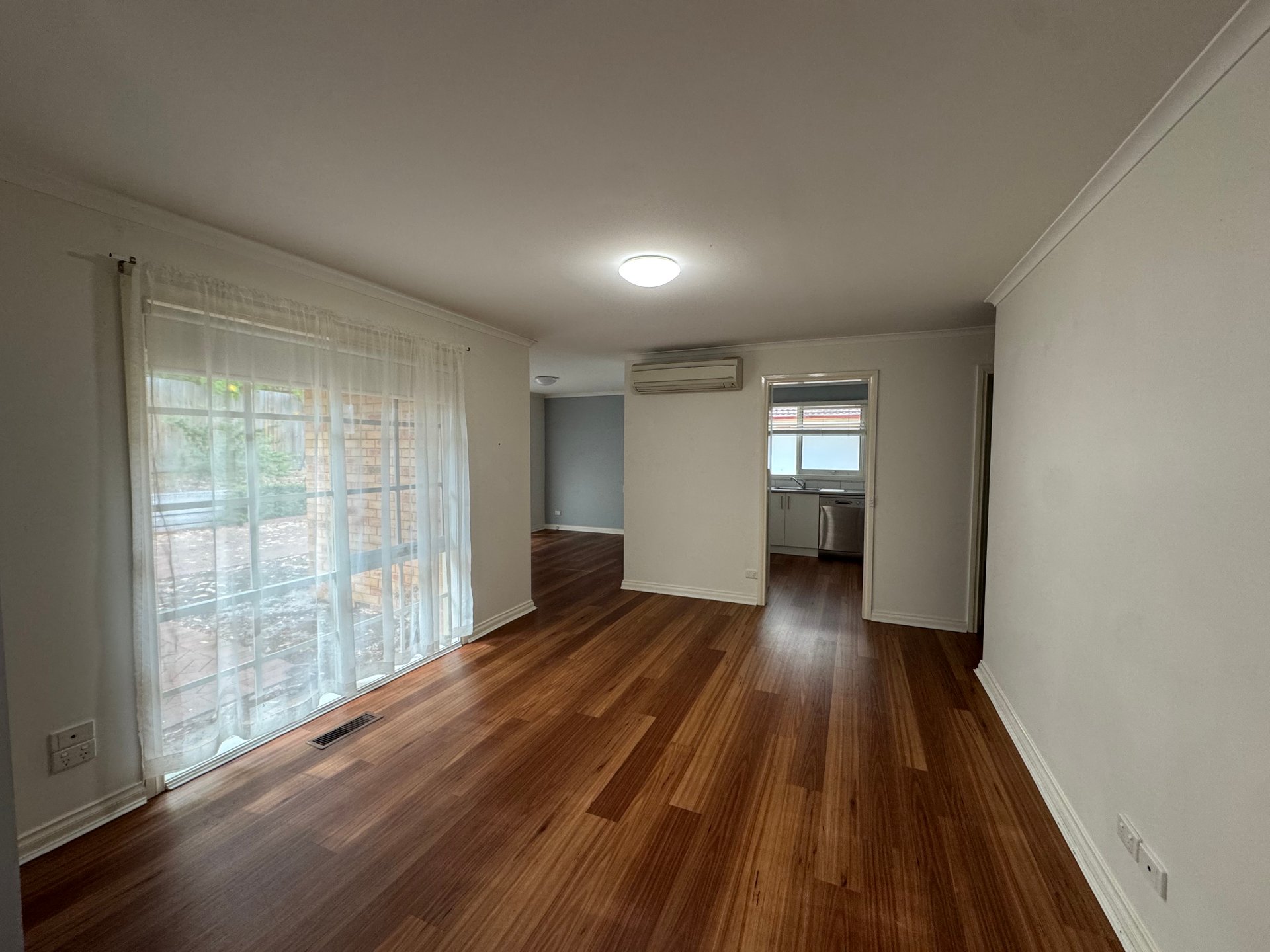 1/139 Mont Albert Road, Balwyn image 2