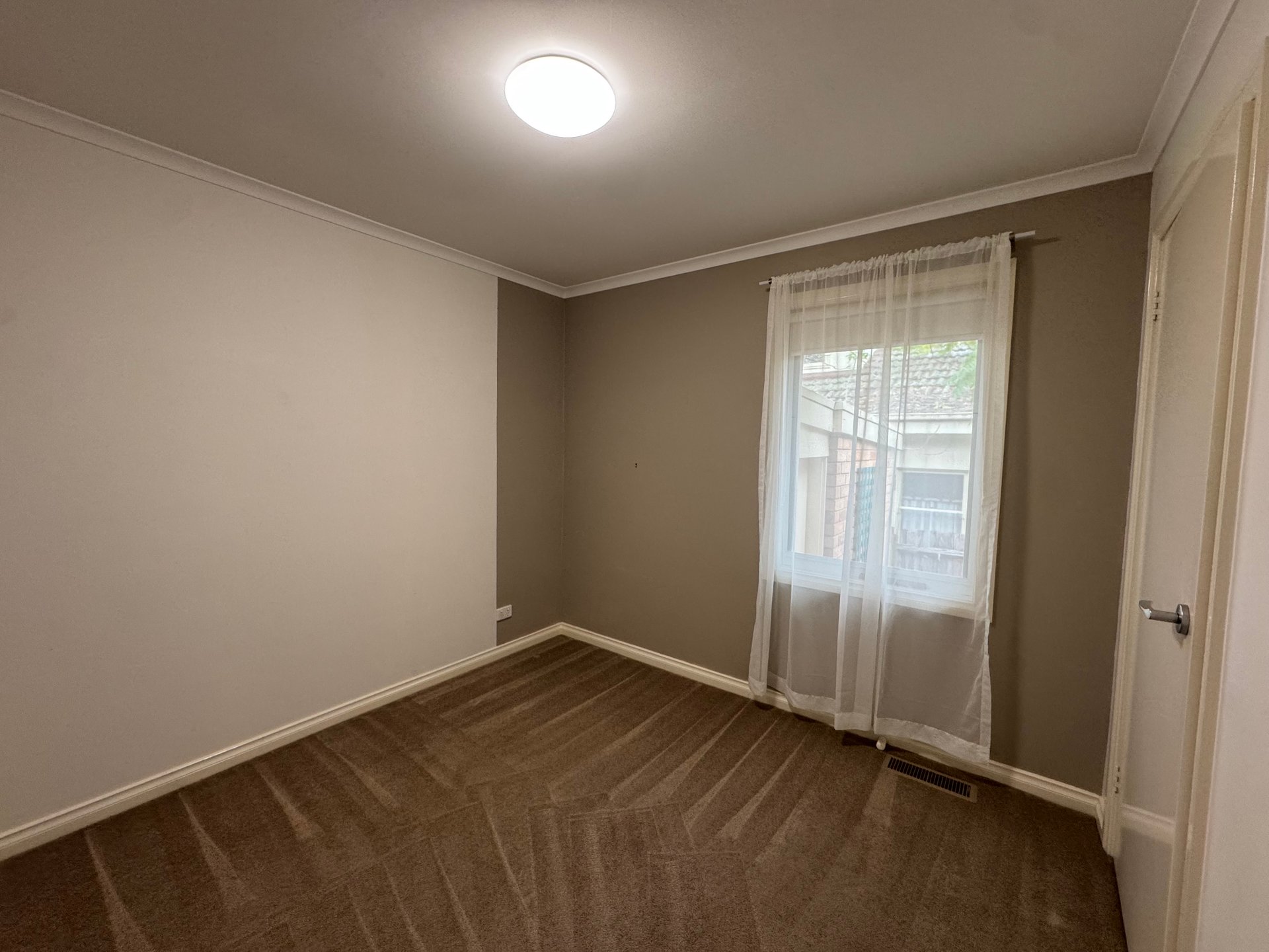 1/139 Mont Albert Road, Balwyn image 5