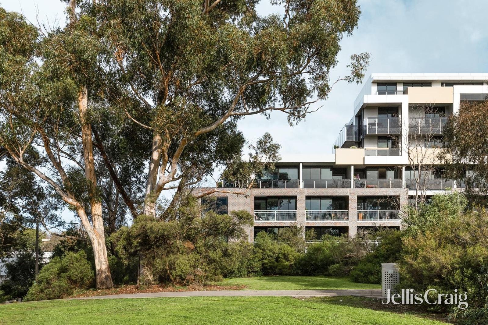 11/392 St Georges Road, Fitzroy North image 1