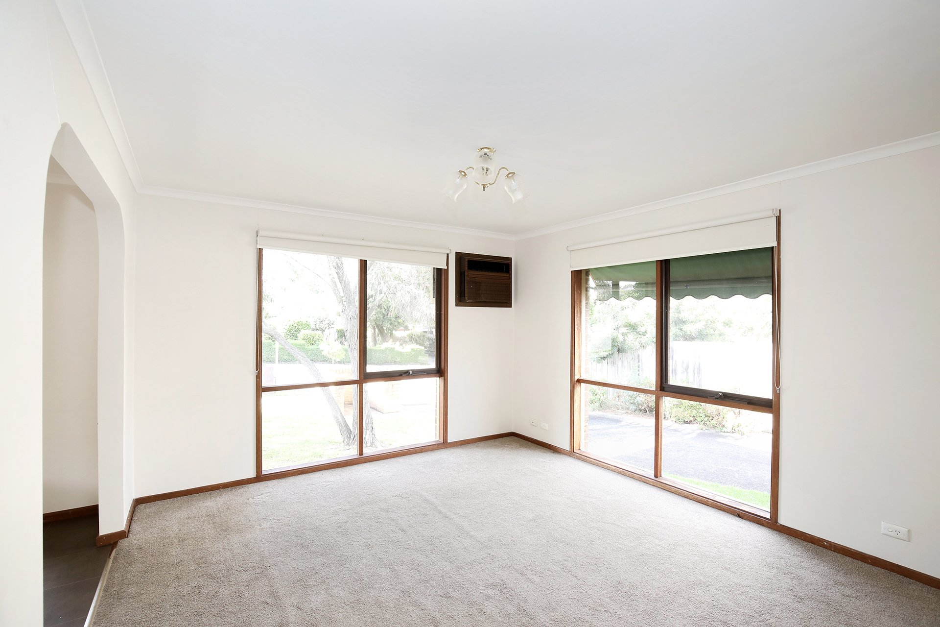 1/14 Barkly Street, Ringwood image 2