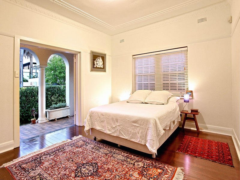 1/14 Beach Avenue, Elwood image 5
