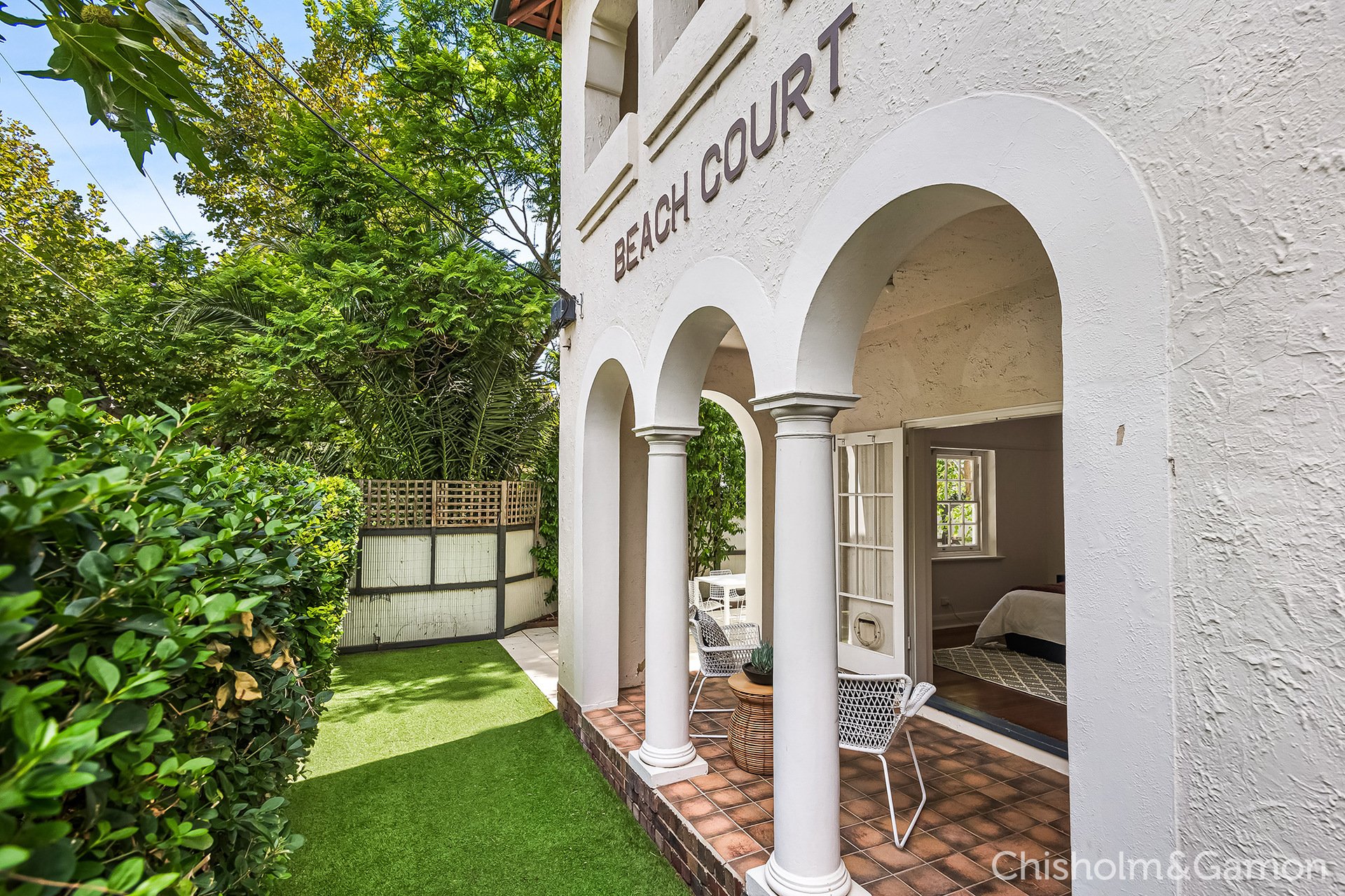 1/14 Beach Avenue, Elwood image 2