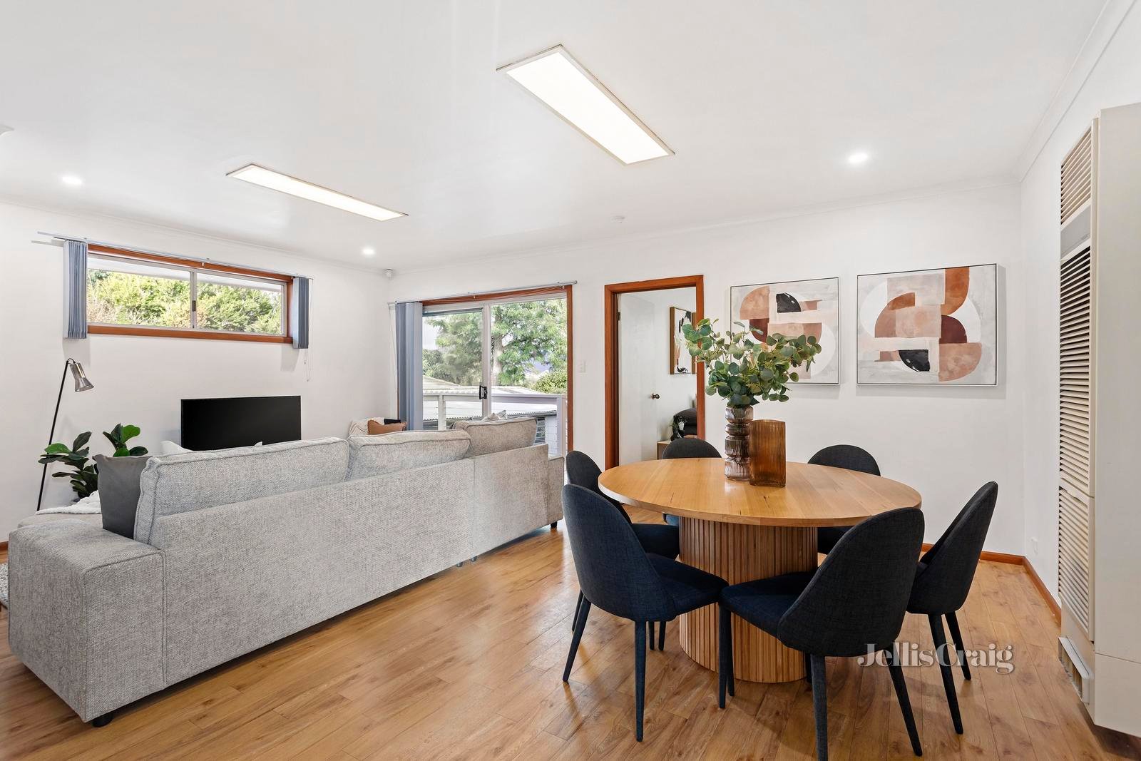 114 Belmont Road East, Croydon South image 4