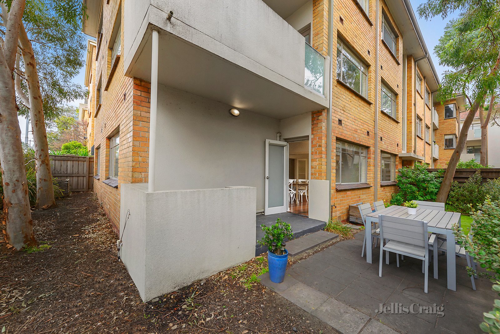 1/14 Chapel Street, St Kilda image 8