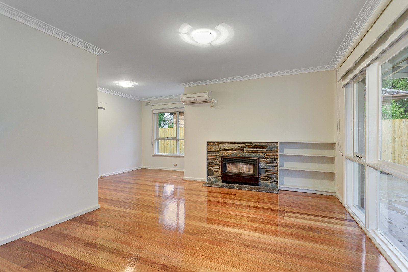 1/14 Delmore Crescent, Glen Waverley image 2