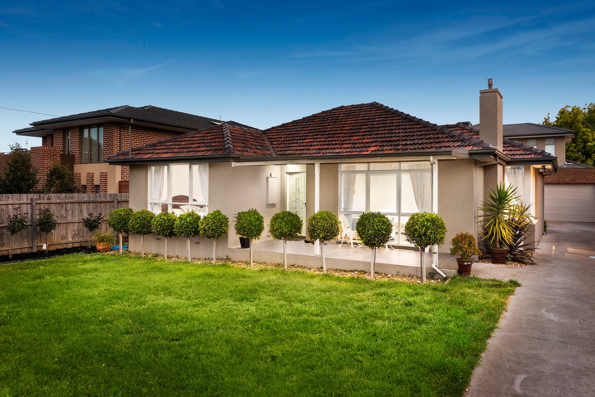 1/14 Delmore Crescent, Glen Waverley image 1