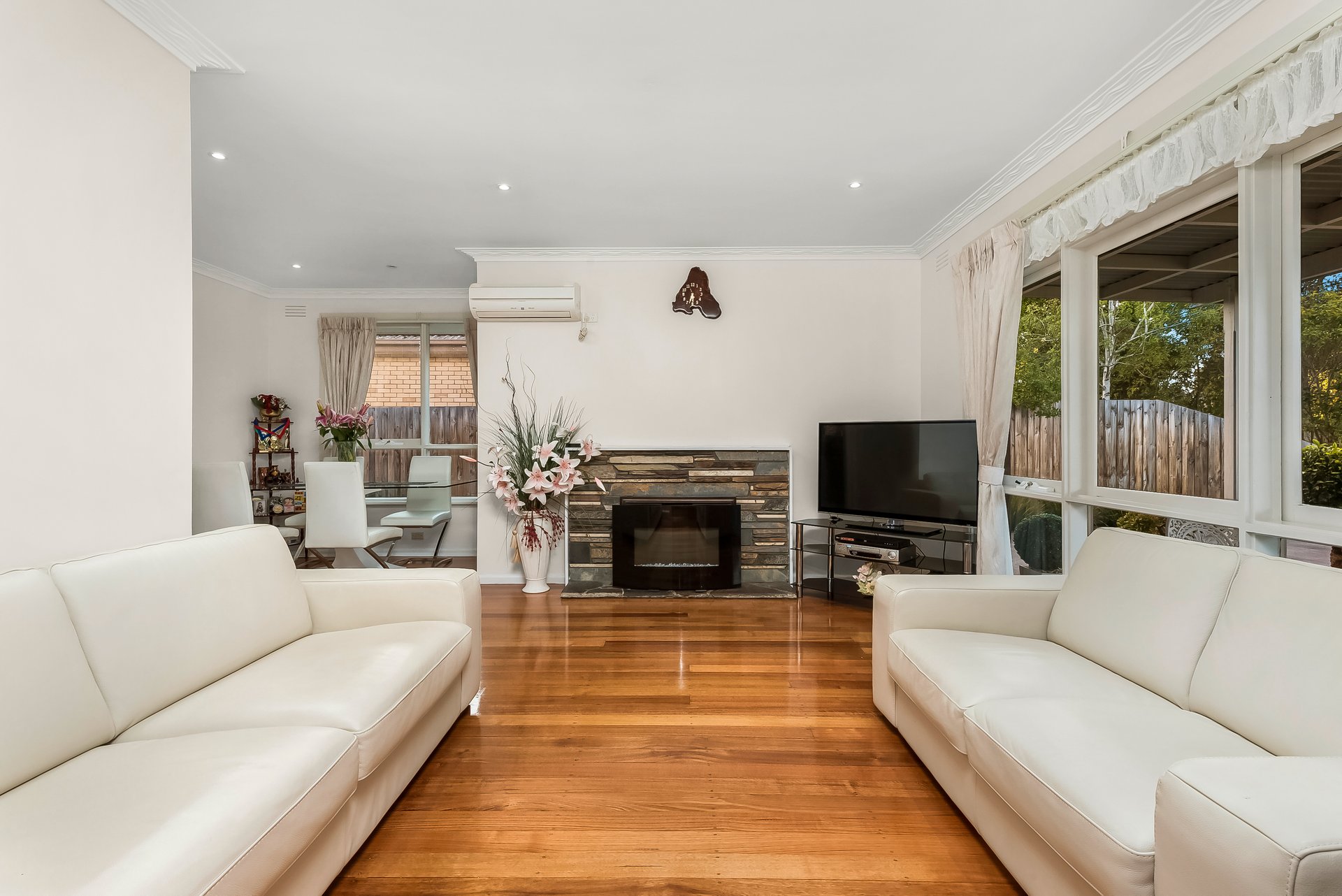 1/14 Delmore Crescent, Glen Waverley image 2