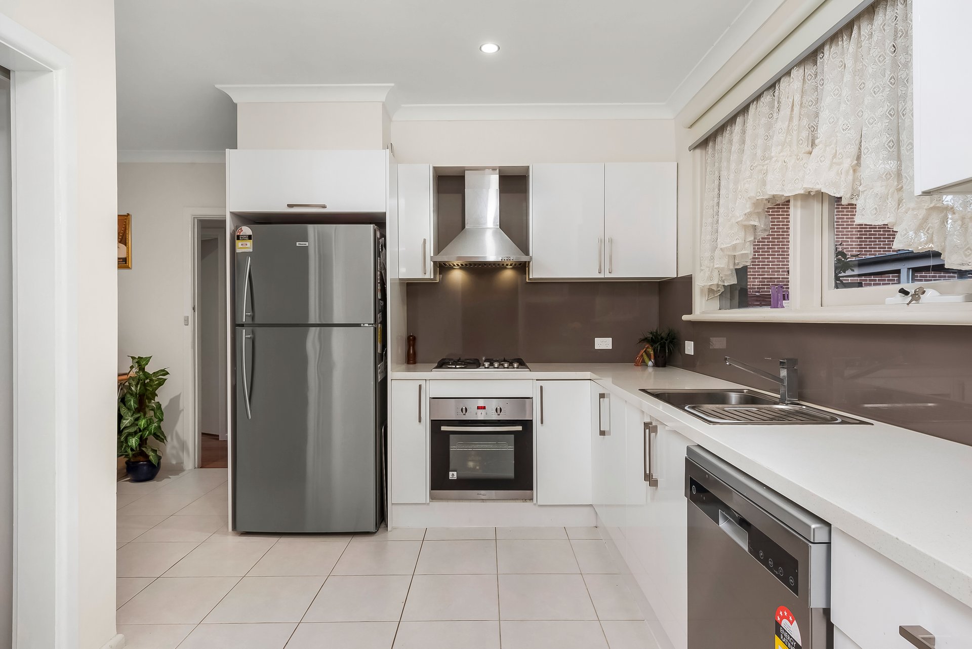 1/14 Delmore Crescent, Glen Waverley image 4