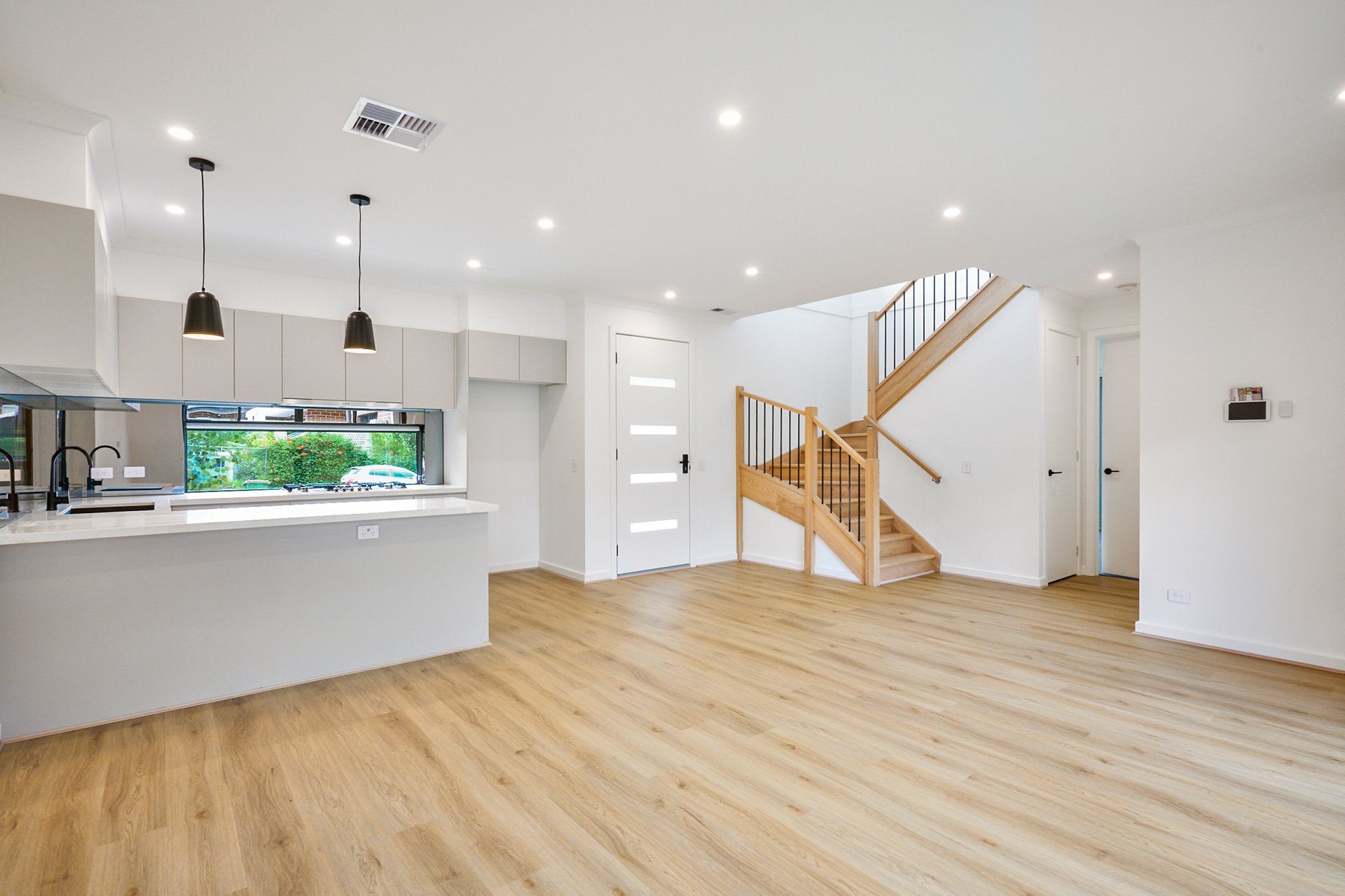 1/14 Diane Crescent, Mooroolbark image 3