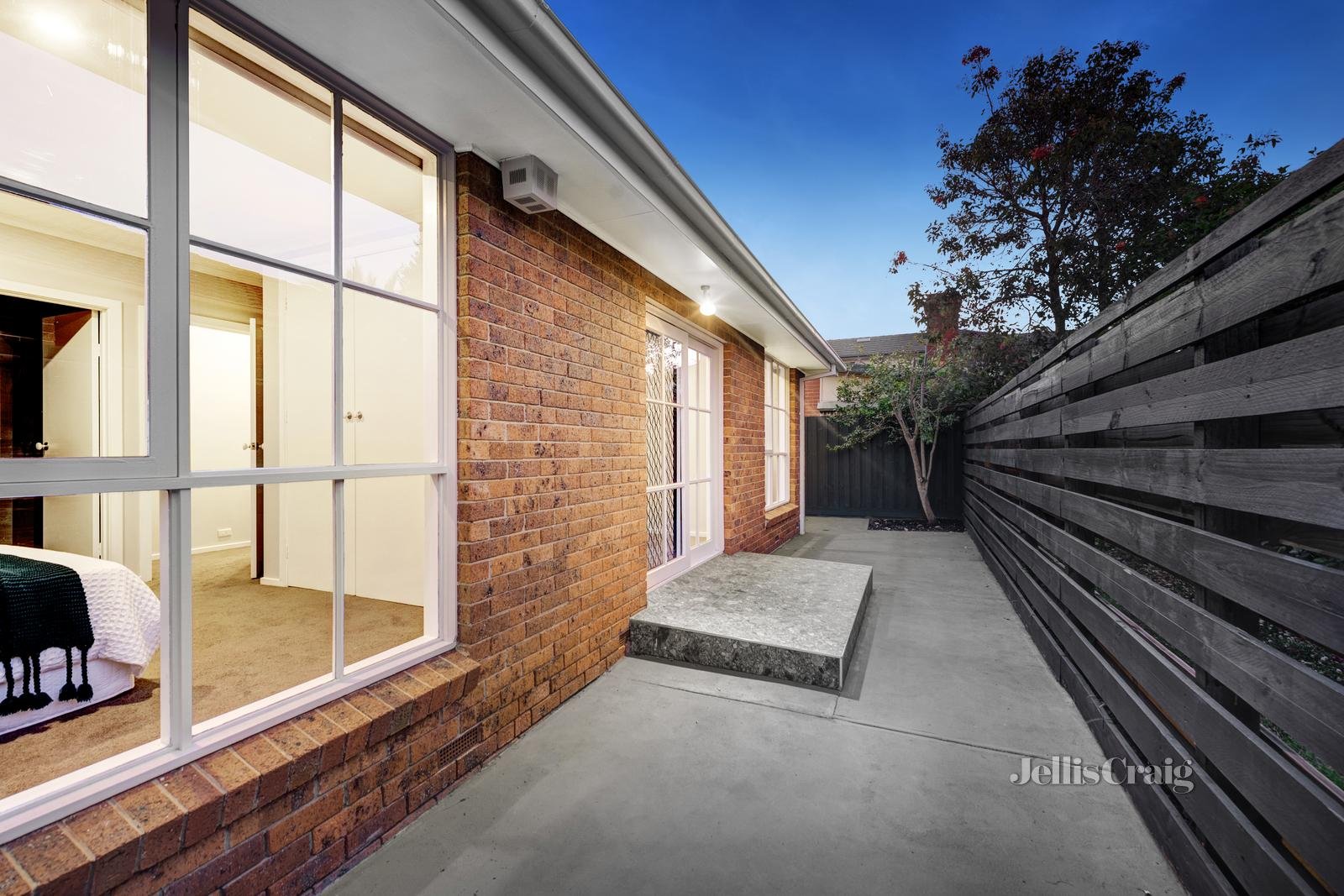 1/14 Foster Avenue, Glen Huntly image 12