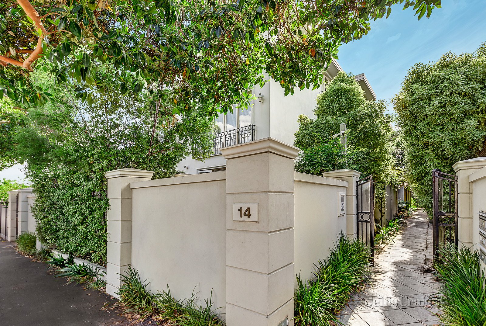 1/14 Highbury Grove, Prahran image 2