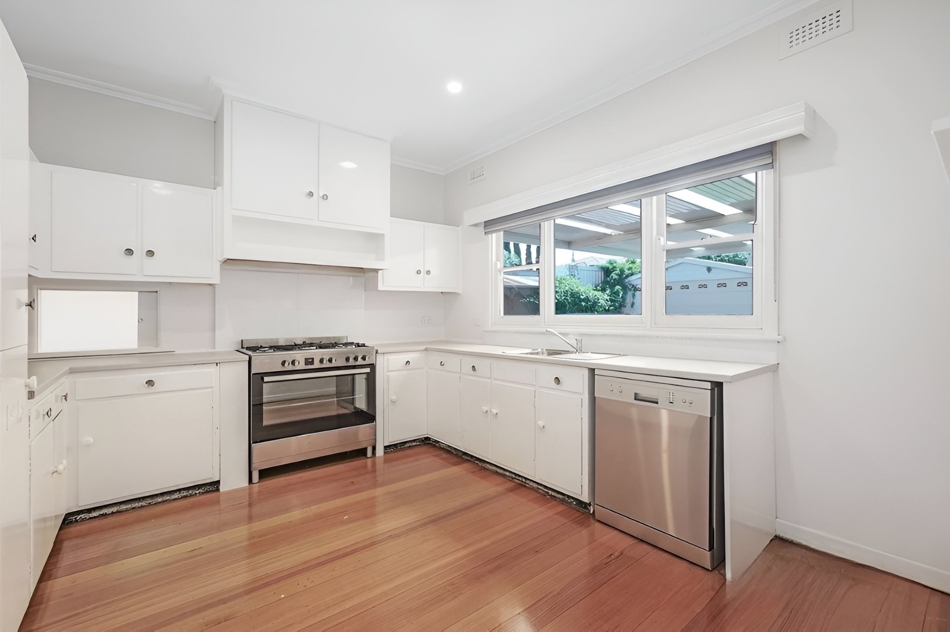 114 Hotham Road, Niddrie image 2