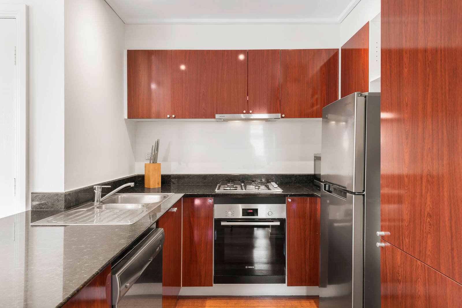 Property Gallery Thumbnail 3
