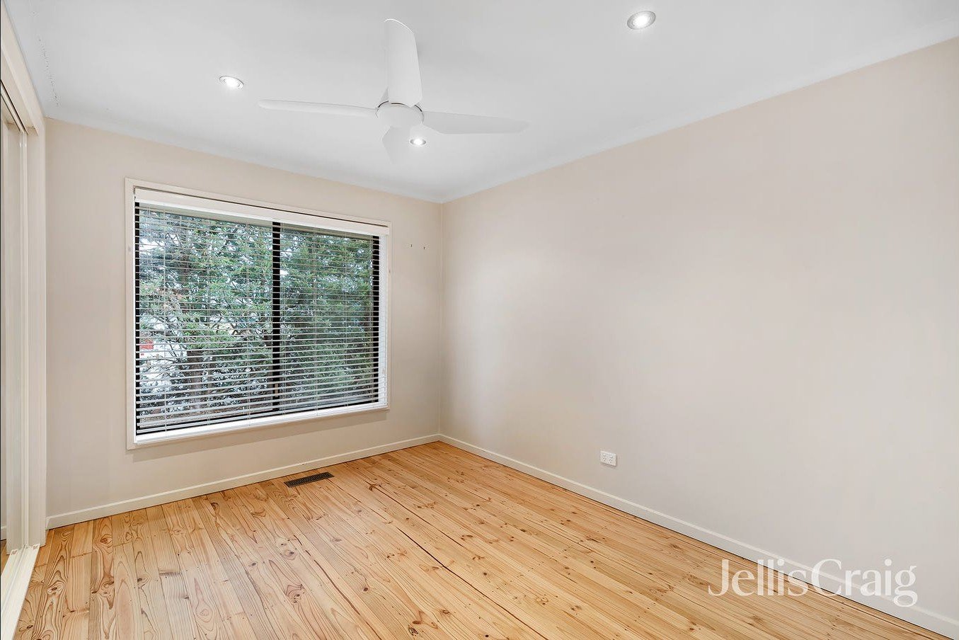 1/14 Looker Road, Montmorency image 5