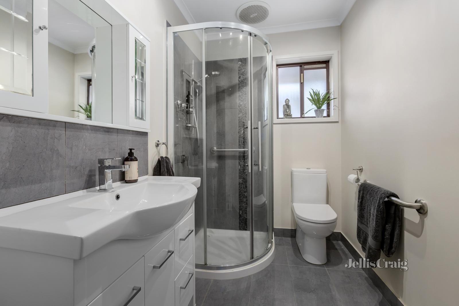 1/14 Looker Road, Montmorency image 7