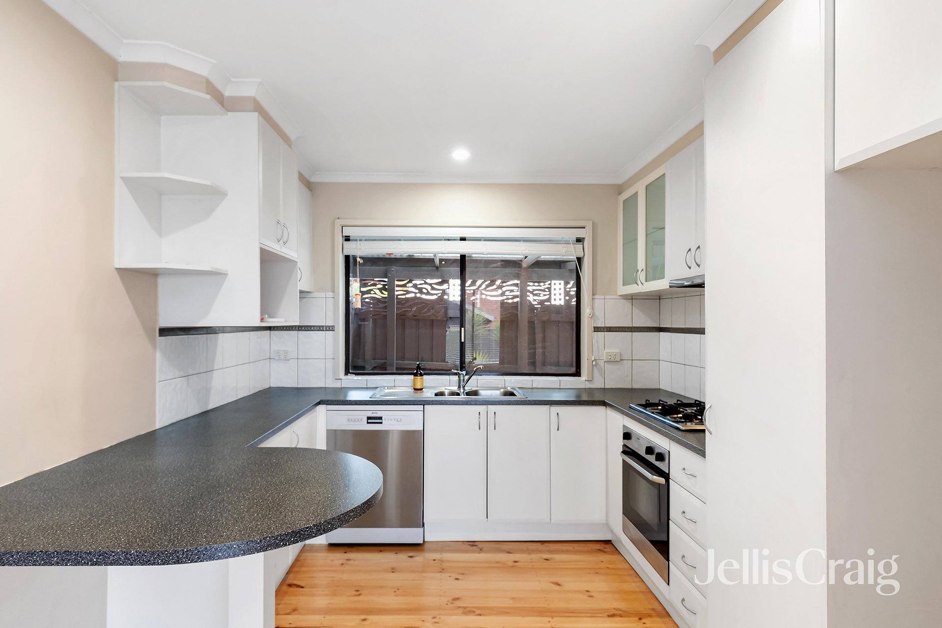 1/14 Looker Road, Montmorency image 4