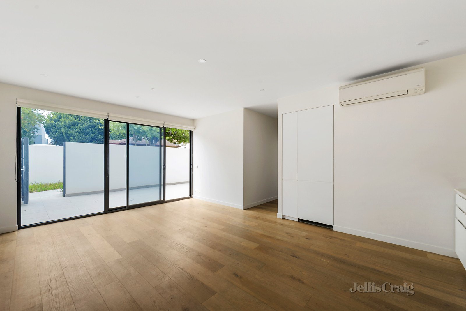 1/14 Maroona Road, Carnegie image 4