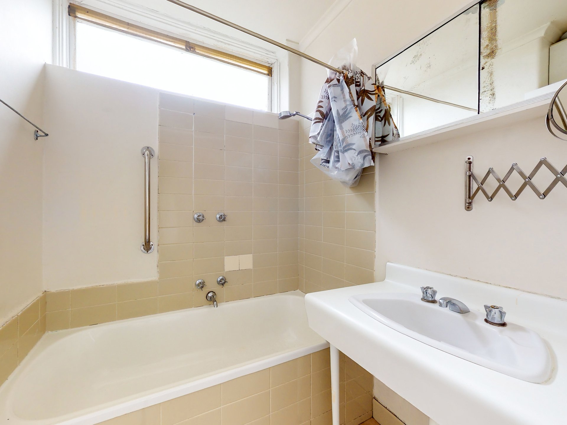 1/14 May Road, Toorak image 5