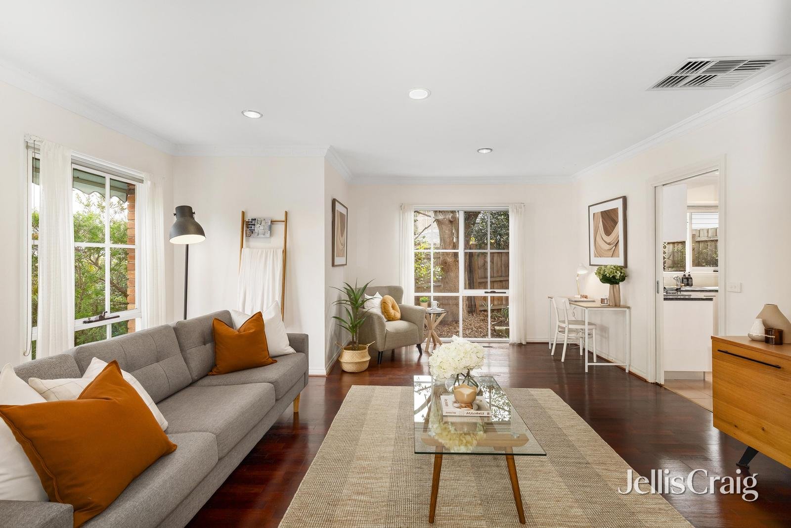 1/14 Oak Street, Surrey&nbsp;Hills image 2